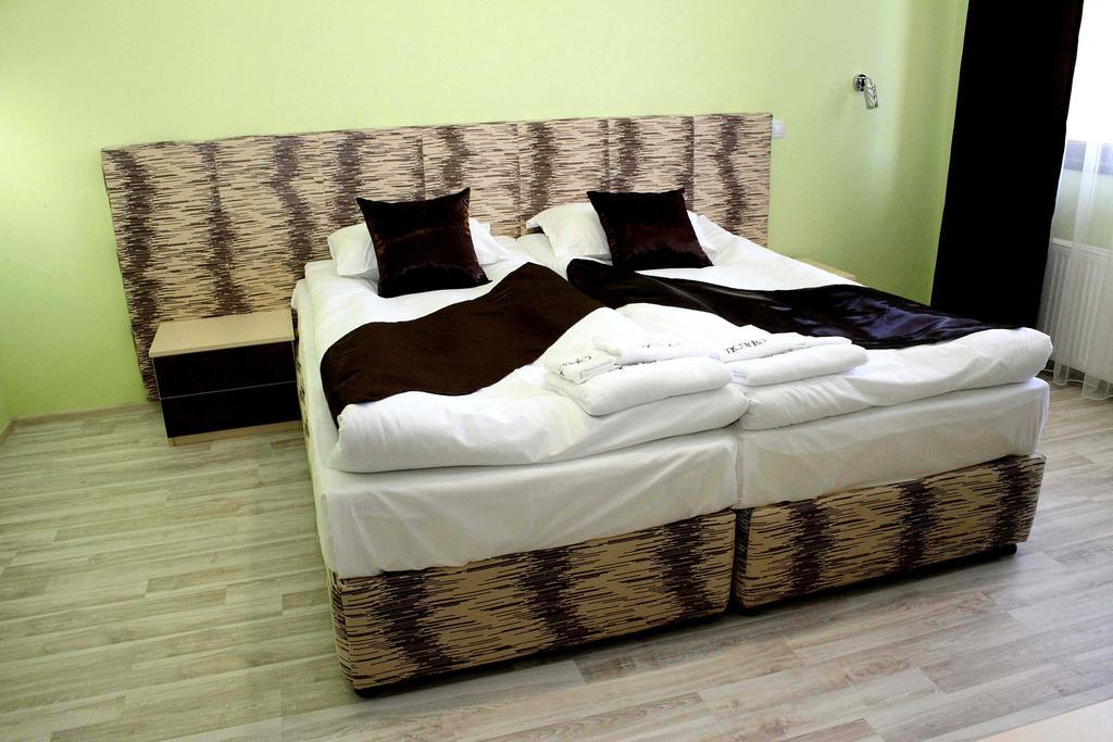 Incanto Family Hotel Sevlievo Room photo